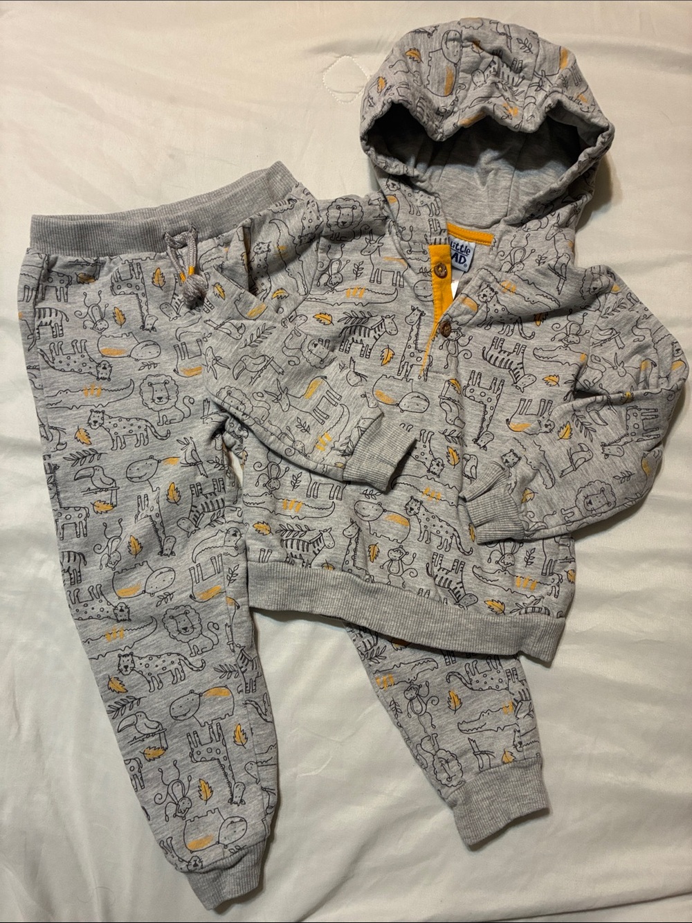 Unbranded Kids Gray Animal-Print Hoodie & Jogger Set with Yellow Highlights